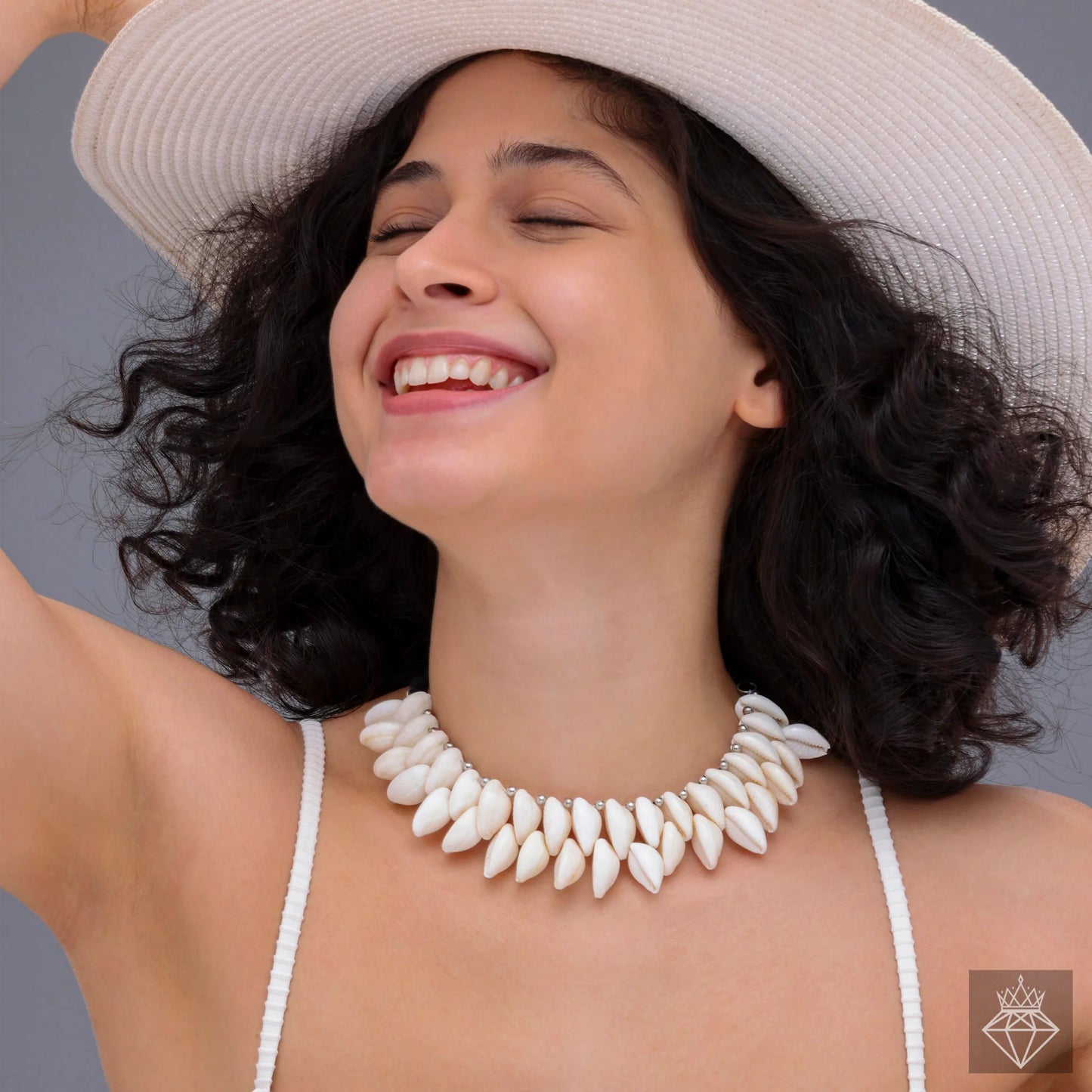 Maison Kystria Chic Dual-Layered Cowrie Shell Collar Necklace