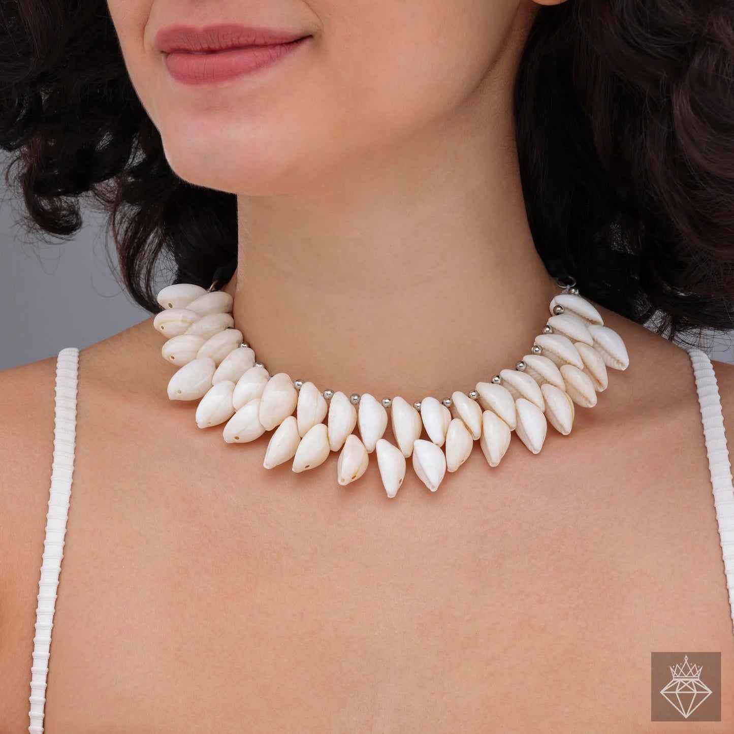 Maison Kystria Chic Dual-Layered Cowrie Shell Collar Necklace